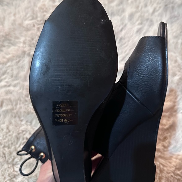 TG Wedge Shoes - Picture 2 of 16